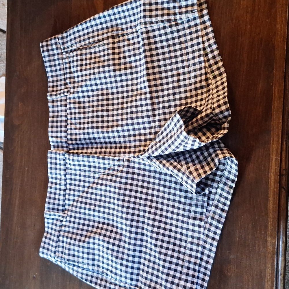 Euc women's size 10 j crew shorts checkered black and white
